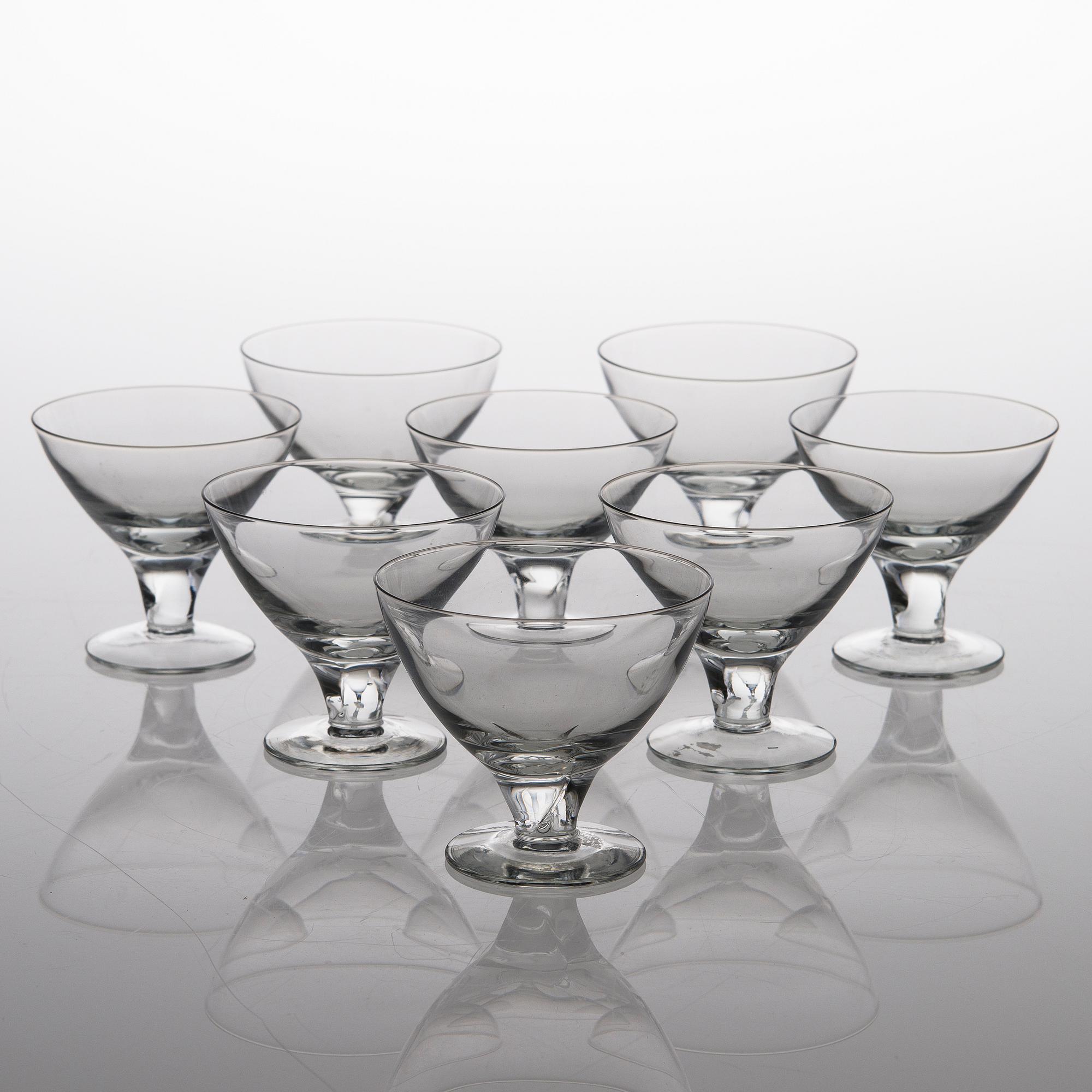 GUNNEL NYMAN, glasservis, 34 delar "GN 46", Nuutajärvi Notsjö. I produktion 1949-1969.