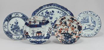 FAT, samt TALLRIKAR, 4 st, porslin, Kina, 1700-tal.
