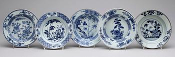 BÄRTALLRIKAR, 5 st, porslin, Kina, Kangxi, (1662-1722).