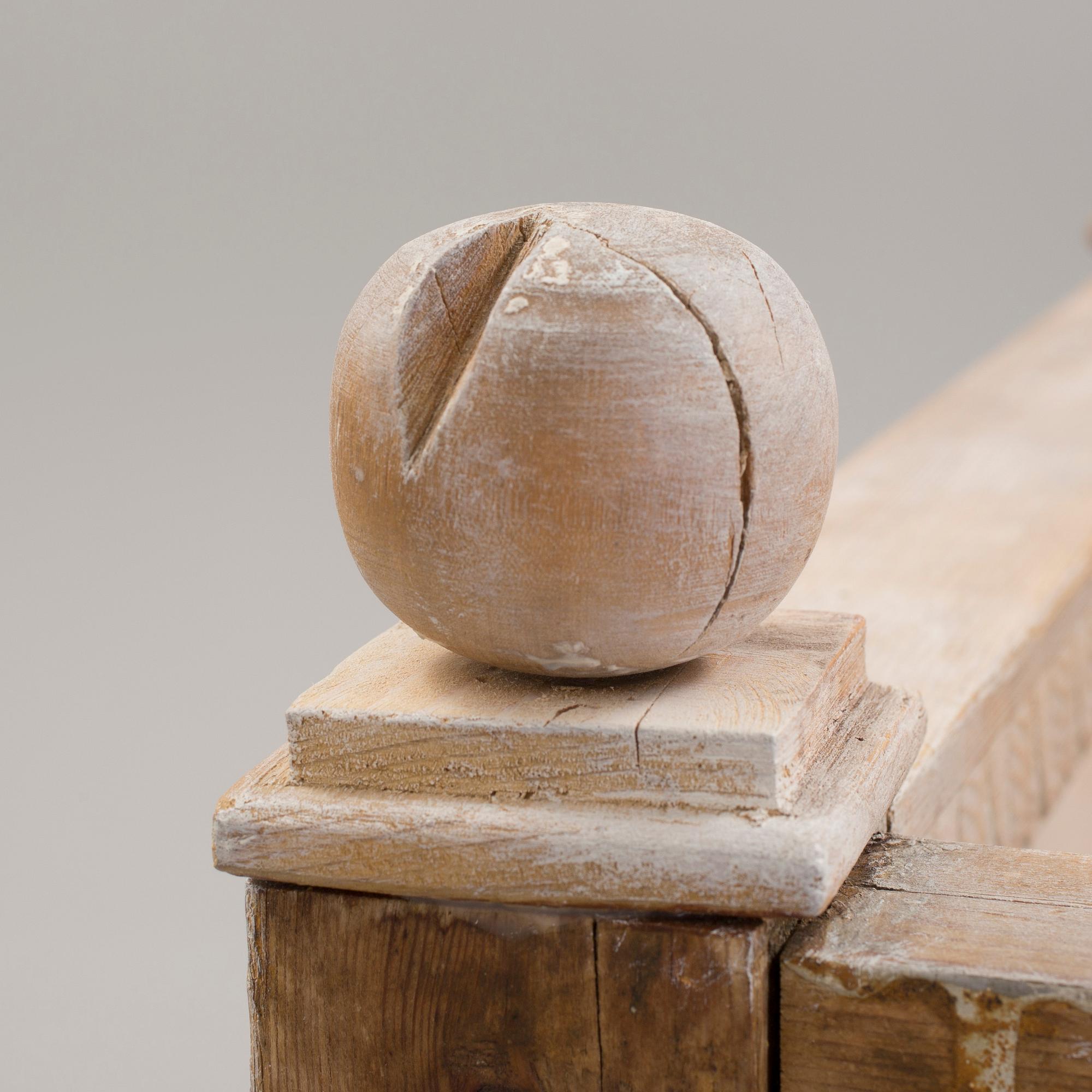 A Swedish Gustavian sofa / bed from around year 1800.