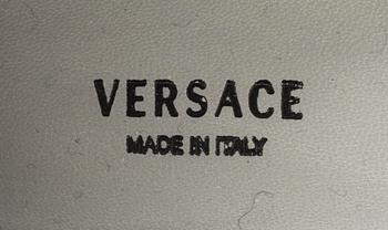 SKOR, BALLERINAS, Versace i originalkartong.
