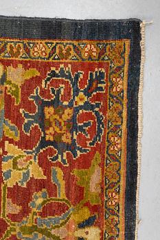 A carpet, antique Ziegler Mahal, ca 452 x 321 cm.