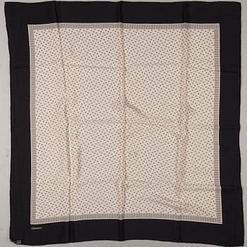 SCARF, Chanel.