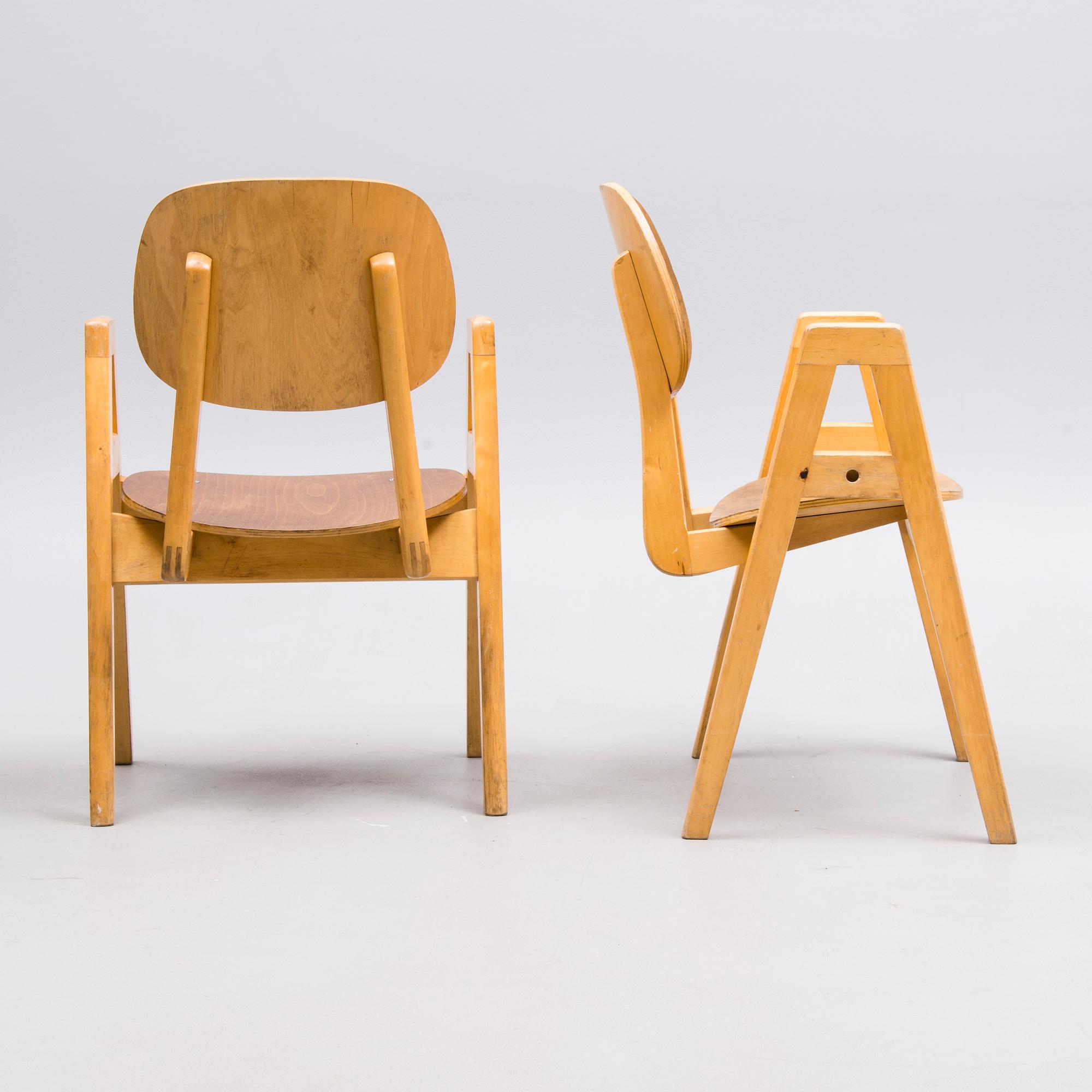 STOLAR, 2 st, "Elevstol", Ilmari Tapiovaara, Keravan Puuteollisuus Oy, 1950-talets början.