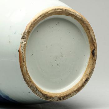 GOLVURNA, porslin, sen Qing, Kina.