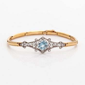 Armband, fasettslipad akvamarin, rosenslipade diamanter, 18K guld.