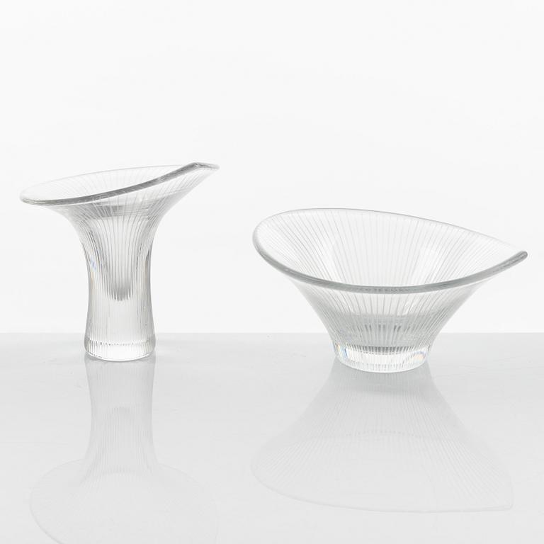 Tapio Wirkkala, skål samt vas, glas, "Kantarelli", Iittala, Finland.