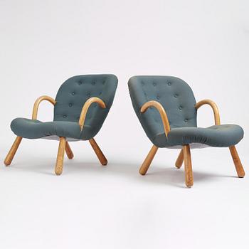 Scandinavian Modern, a pair of "Clam chairs", 1940s-50s.