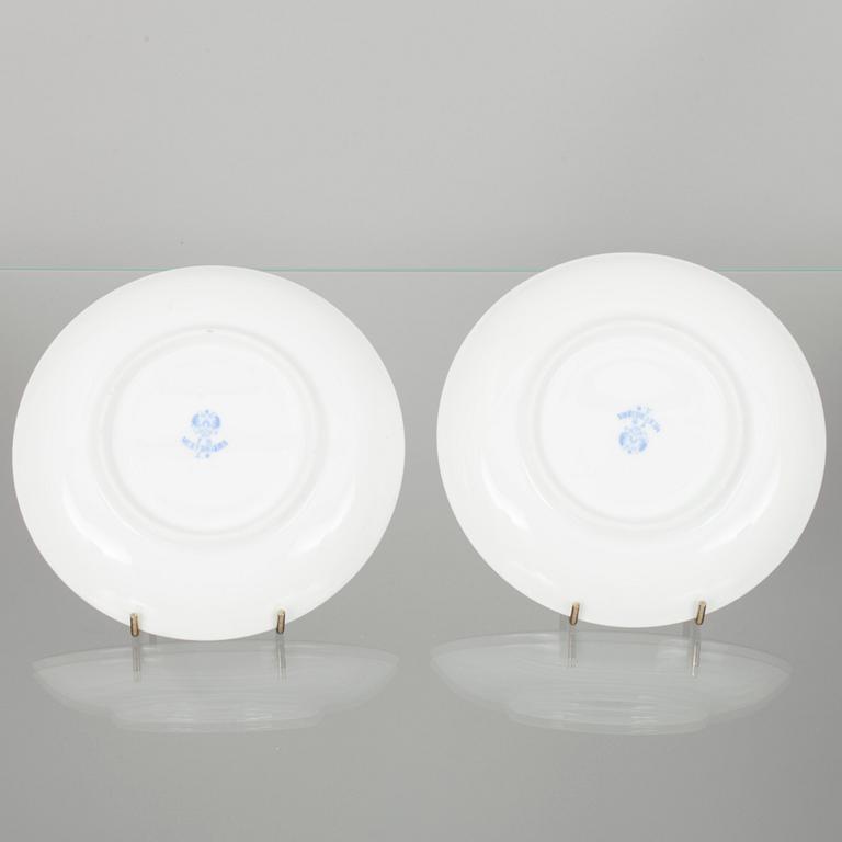 TEKOPPAR MED FAT, ett par, porslin, Kuznetsov, Ryssland 1891-1917.