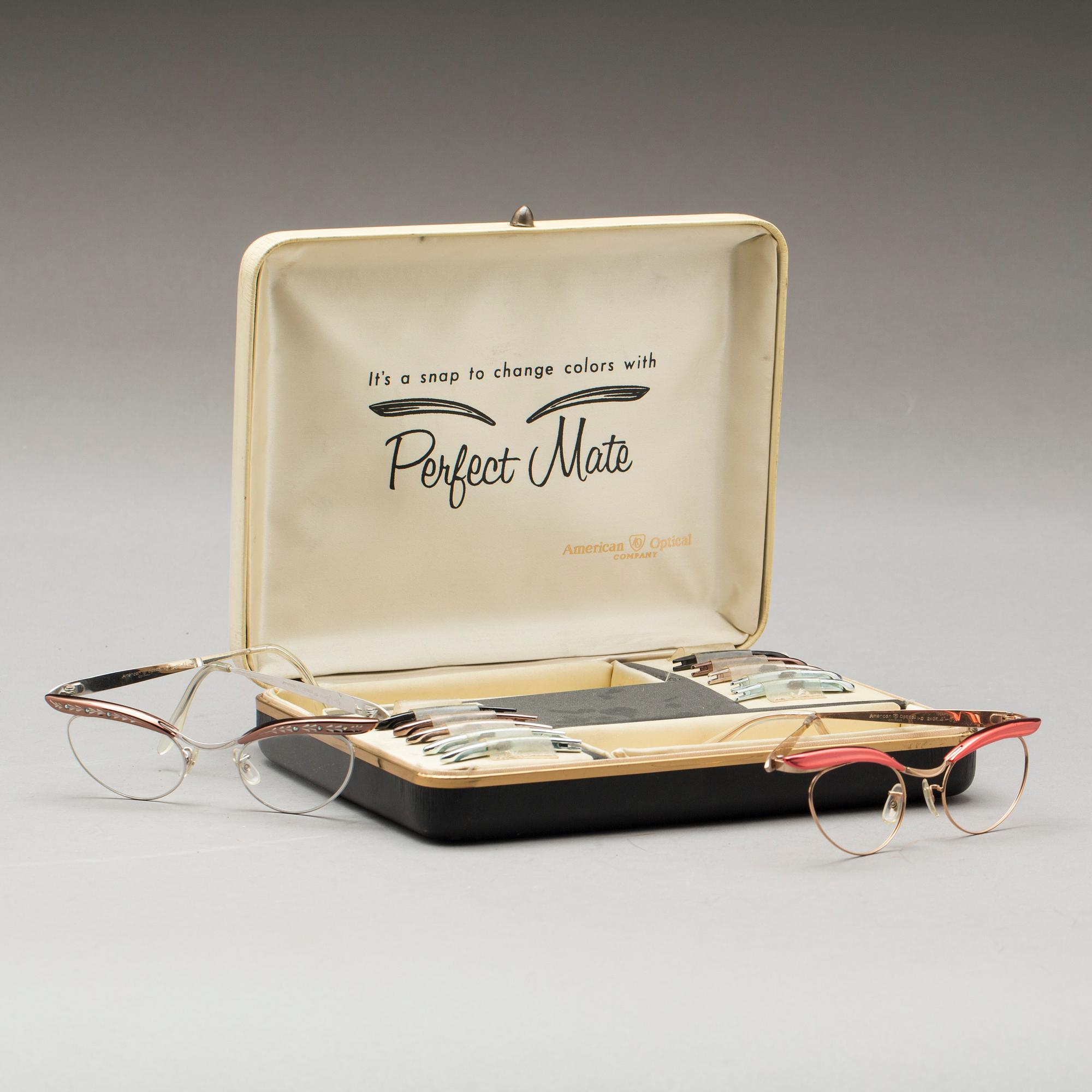 GLASÖGONBÅGSET med utbytbara bågar, "Perfect Mate", 1900-talets mitt, American Optical Company.