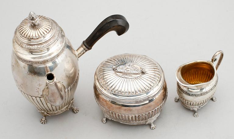 KAFFESERVIS, 3 delar, silver, B Erlandsson, 1909. Vikt ca 1241 g.