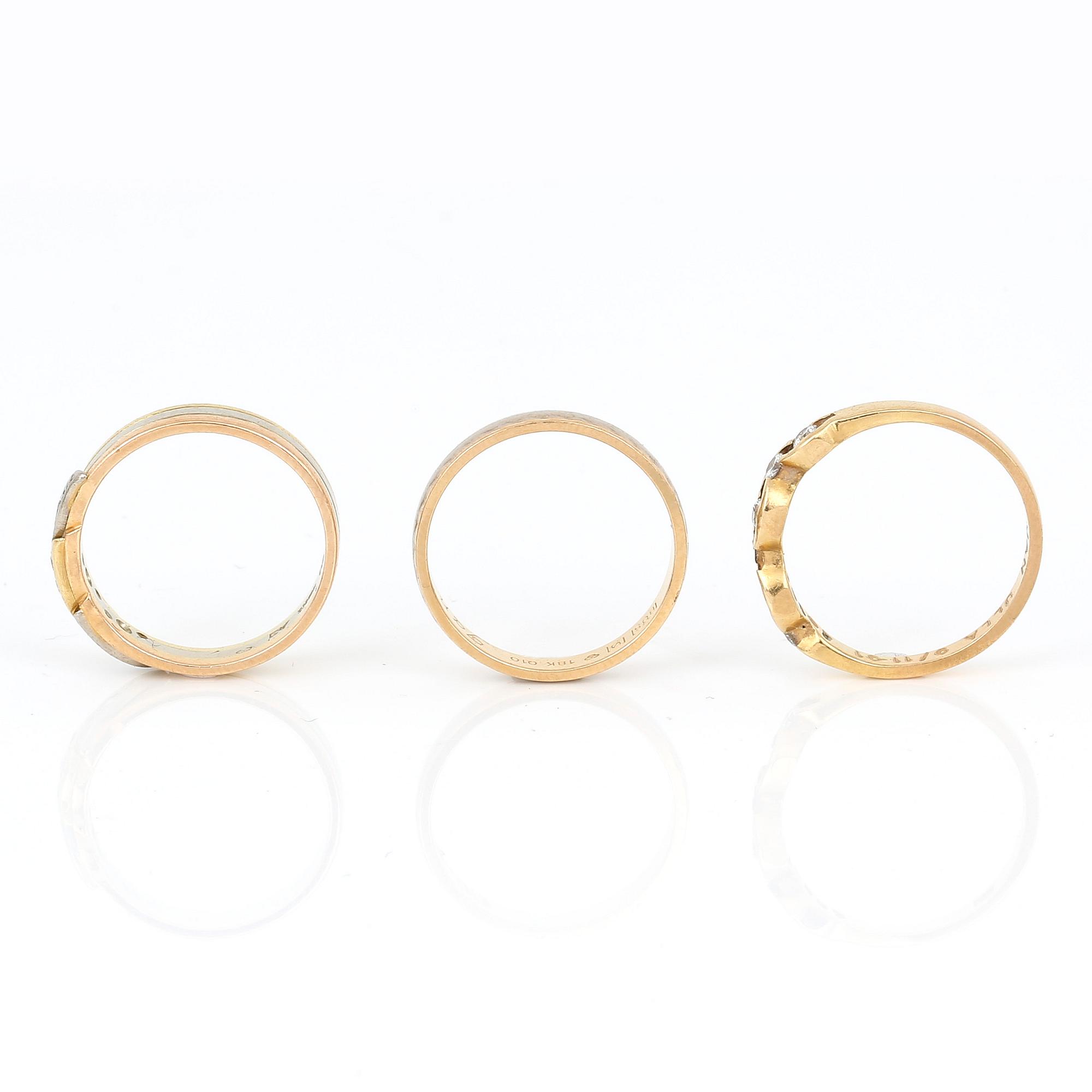 RINGAR, 3st, 18K guld och små diamanter. Total vikt ca 8g.