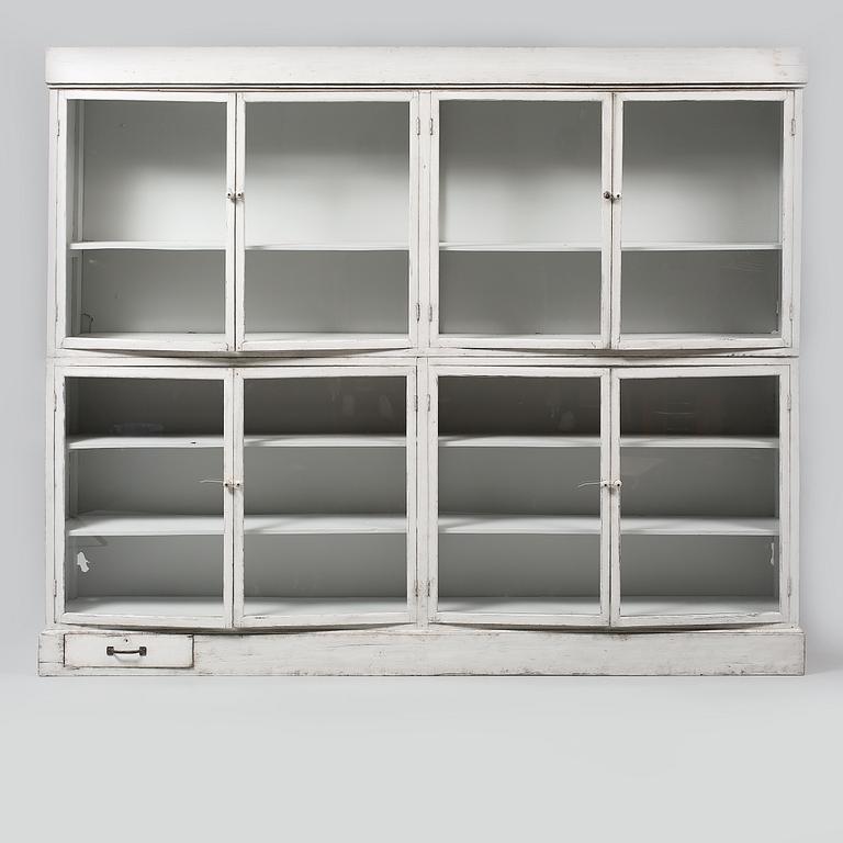 VITRINSKÅP, modern tillverkning.