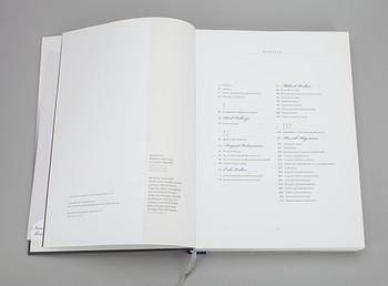 BOK, "Fabergé ja hänen suomalaiset mestarinsa" Ulla Tillander-Godenhielm, Tammi, Helsingfors 2008. Numrerad 1800/1619.