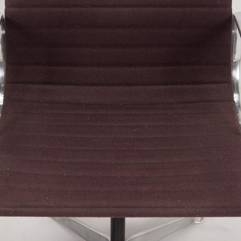 Charles & Ray Eames, työtuoli, malli EA 108, Herman Miller, 1970-luku.
