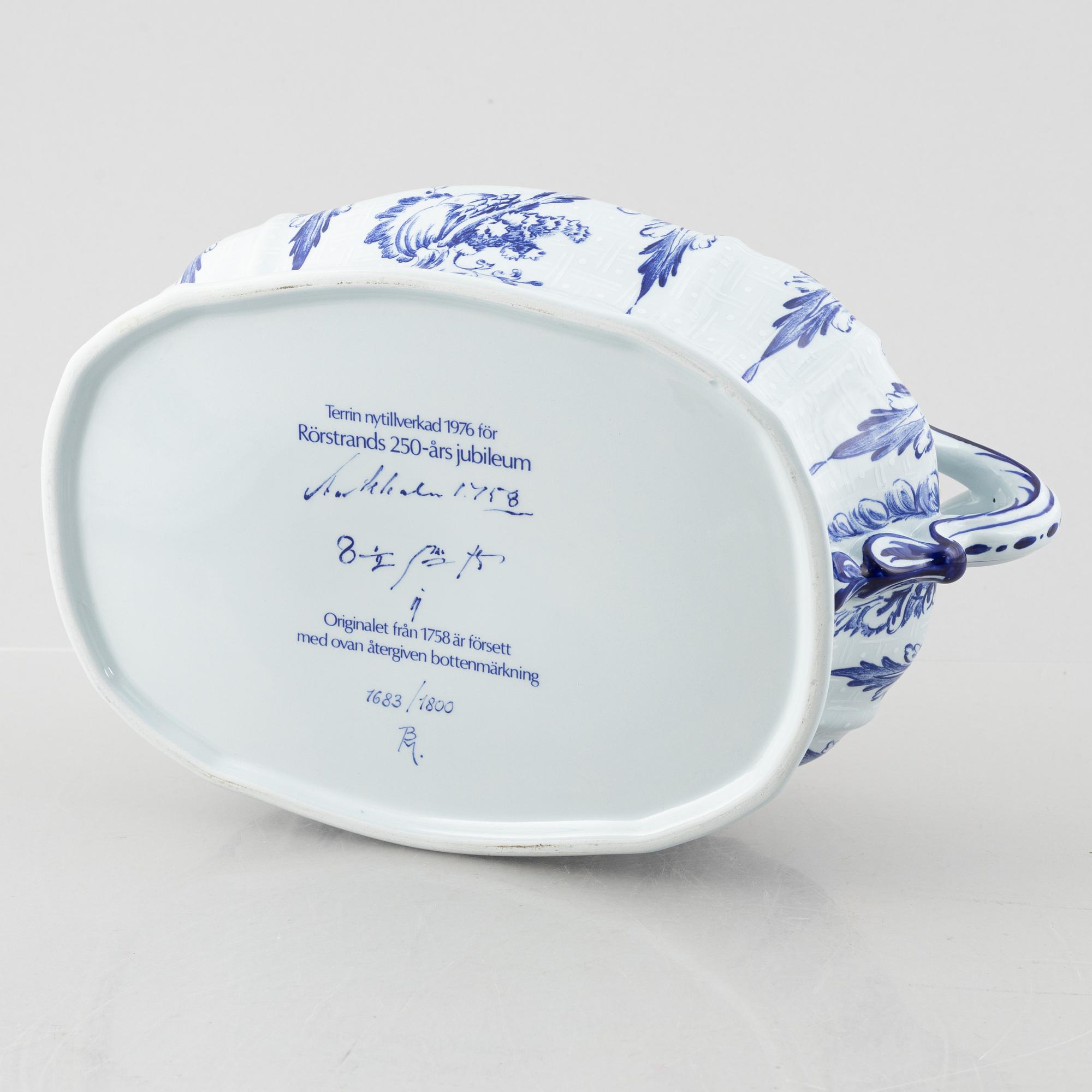 Terrin, porslin, efter original från 1758, Rörstrand, 1976.