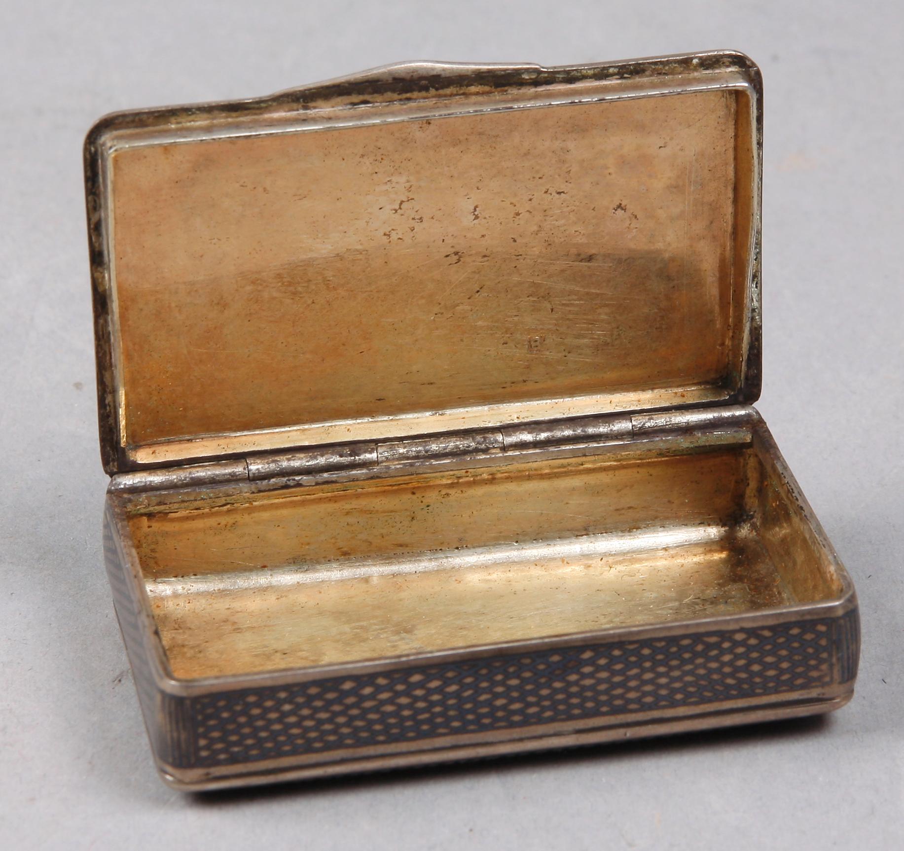 SNUSDOSA, silver, Ryssland, otydl årtal 183?.