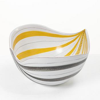 Stig Lindberg, A faience bowl, Gustavsberg Studio.