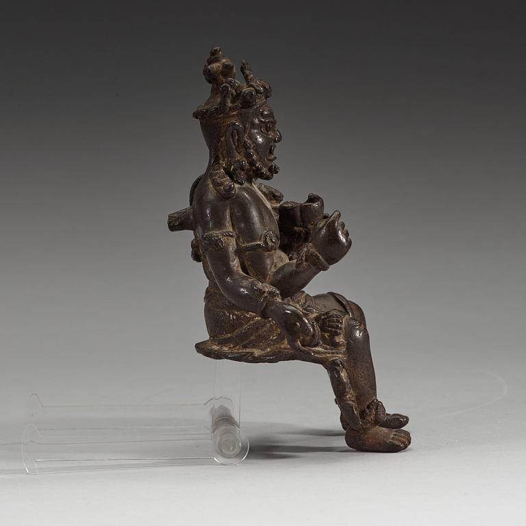 A seated bronze figurine of Mahakala, 15/16th Century or earlier.