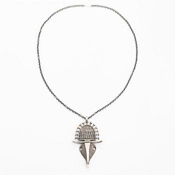 Jorma Laine, A silver necklace OX head". Turun Hopea, Turku.