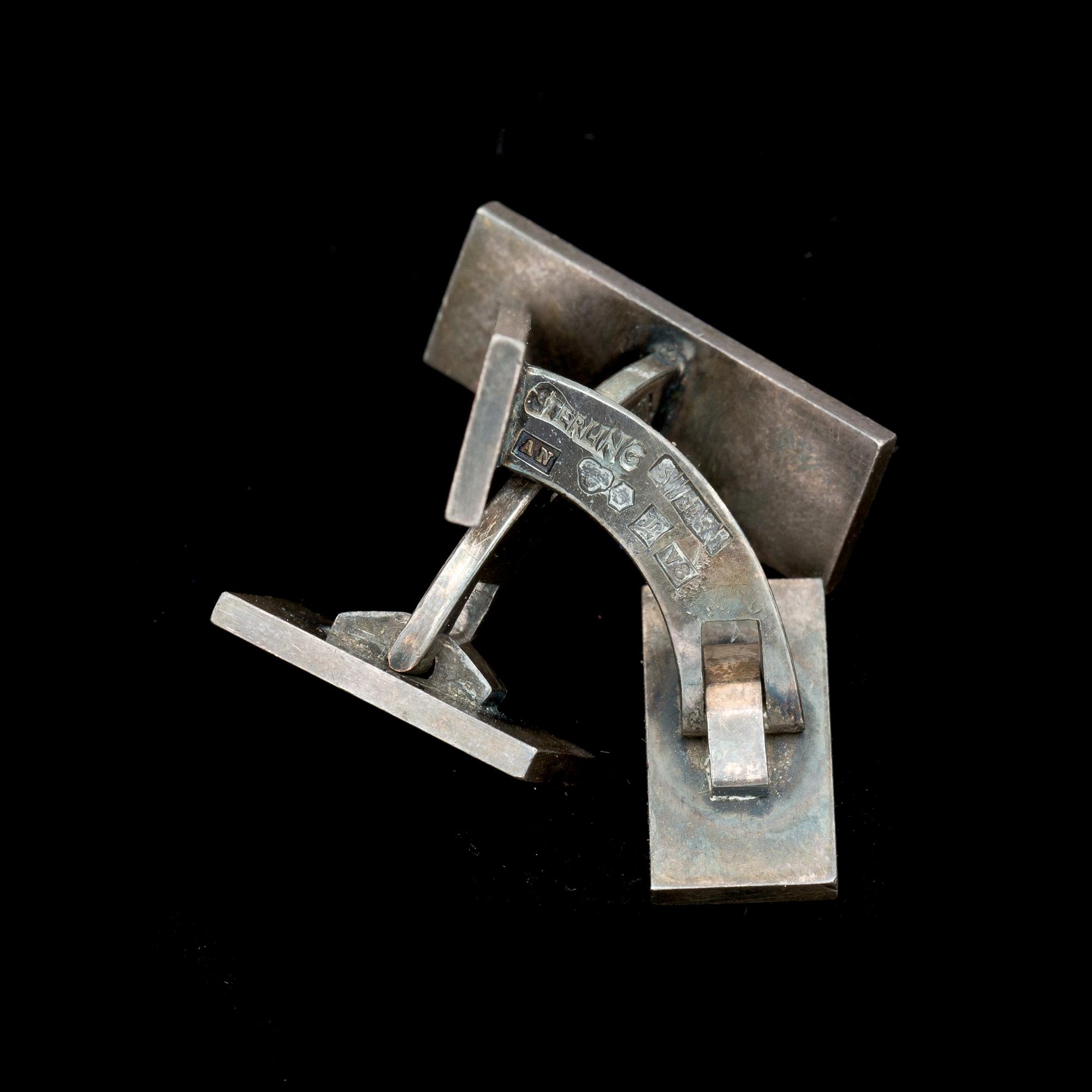 MANSCHETTKNAPPAR, ett par. Sterling silver. Wiwen Nilsson. 1947. Vikt ca 12 g.