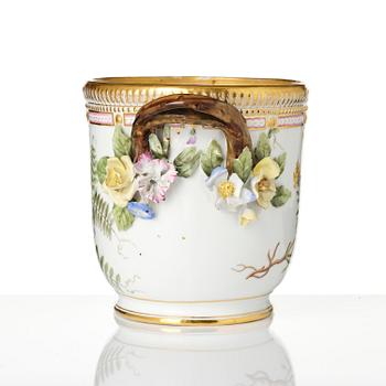 Ytterfoder/Vinkylare, porslin. 'Flora Danica', Royal Copenhagen, Danmark, 1800-tal.