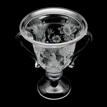 PRAKTURNA, glas, "Linnéskålen", Lisa Bauer, Kosta, signerad, numrerad 105/225 och daterad 1978.