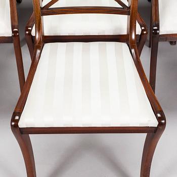 Matbord och stolar, 13 st, England 1900-talets senare hälft. Stolarna märkta Rosjohn.