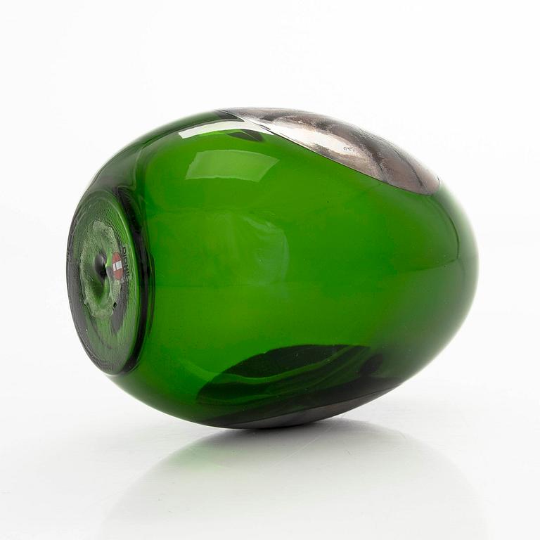 Oiva Toikka, An annual bird and egg 'Lakla', signed O. Toikka Iittala 2015.