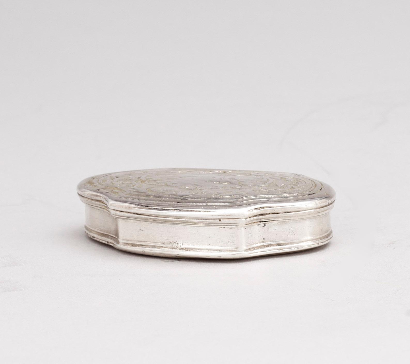 DOSA, silver, barock, 1700-tal. Vikt ca 90 g.
