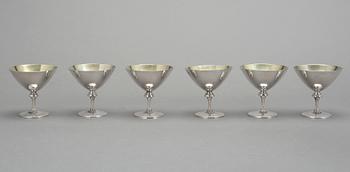 SHAKER samt COCKTAILGLAS, 1+6 st, nysilver, GAB, 1900-talets andra kvartal.
