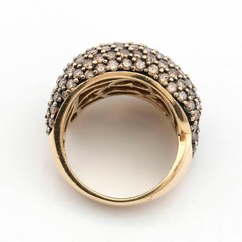 Ring, 14K gold with brown diamonds.