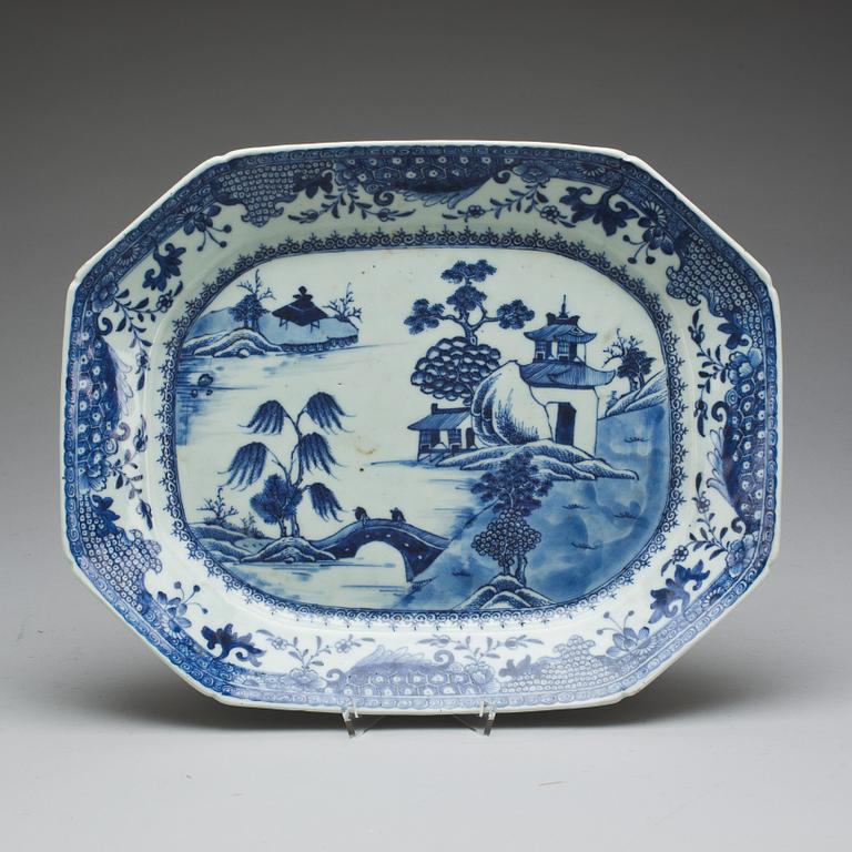 STEKFAT, porslin, Kina, 1700-tal.