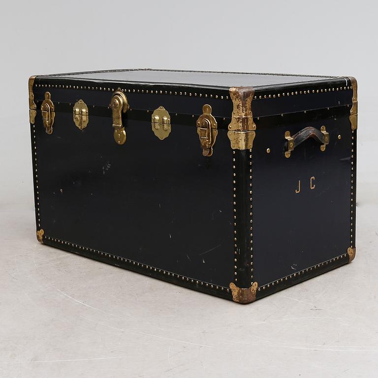 KOFFERT, 1900-talets första hälft.