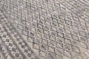 A CARPET, Kilim, ca 290 x 200 cm.
