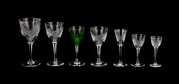 GLASSERVISDELAR, 137 st, Modell Helga, Kosta. 1900-tal.