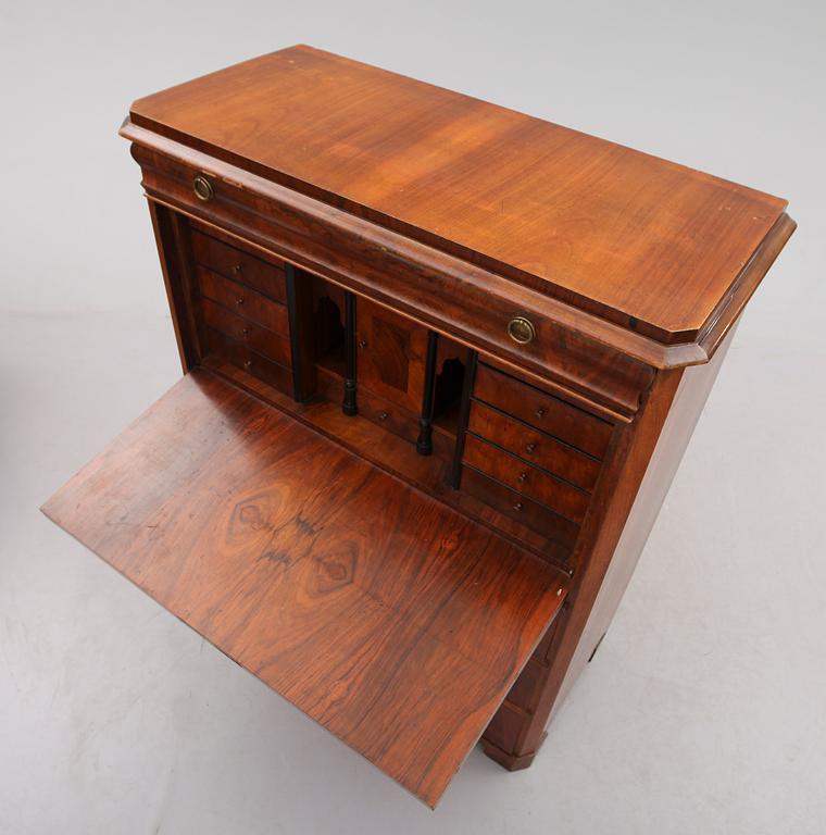 CHIFFONJÉ, sent 1800-tal.