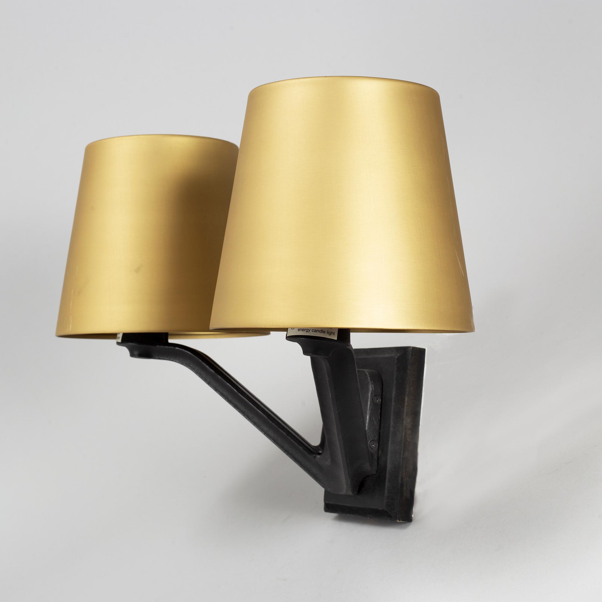 TOM DIXON a pair of Base wall lights. Bukowskis
