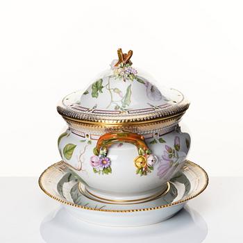 A Royal Copenhagen 'Flora Danica' tureen with cover and stand, 20th Century.