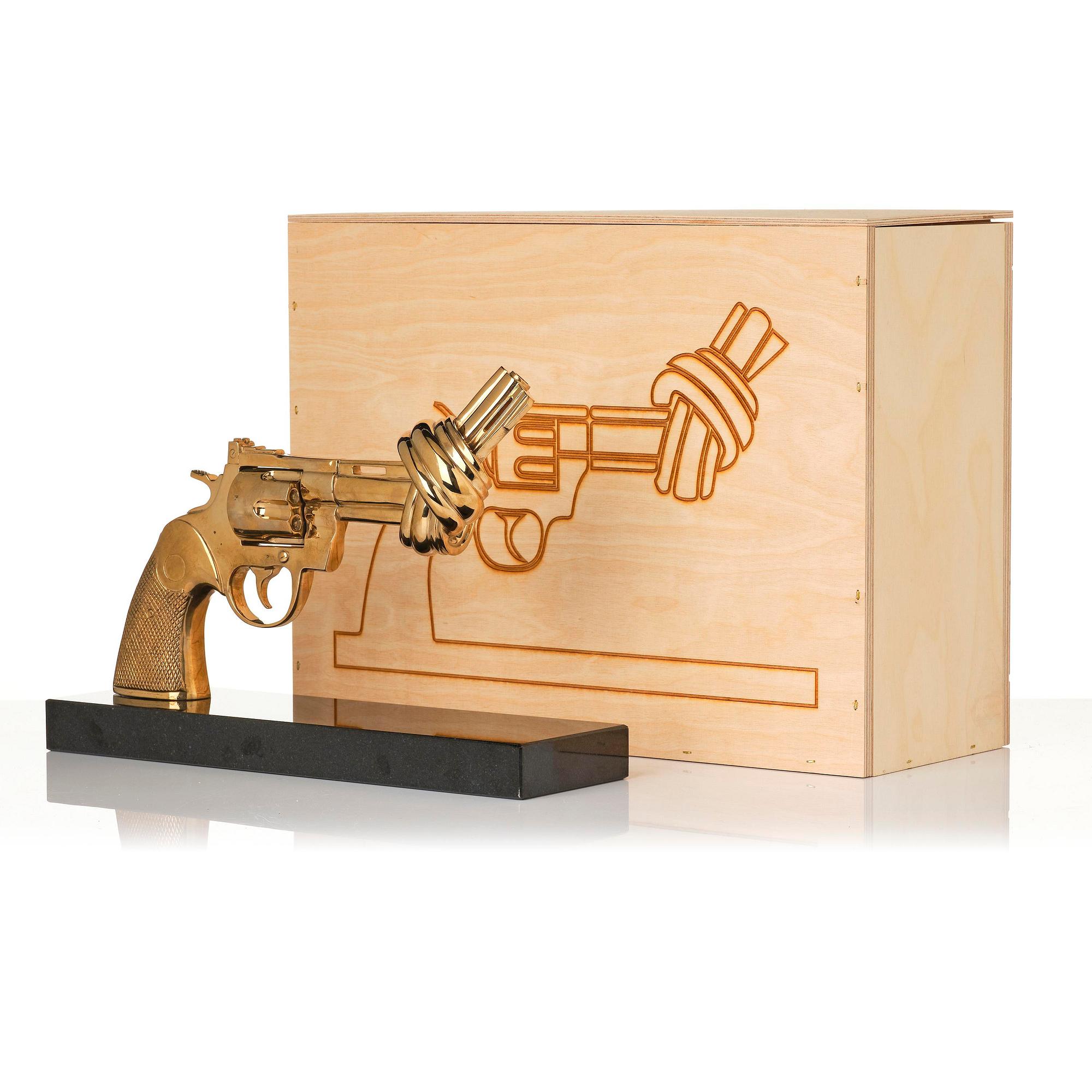 Carl Fredrik Reuterswärd, "Non Violence Knotted Gun".
