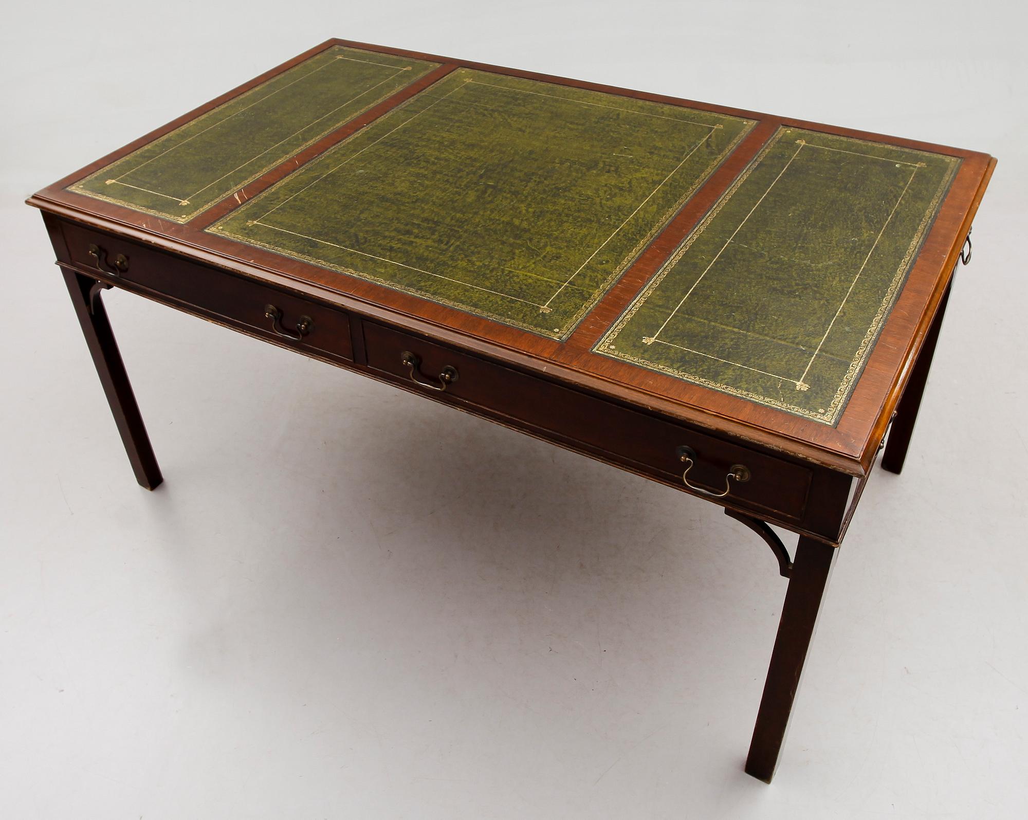 SKRIVBORD, England, 1900-talets andra hälft.