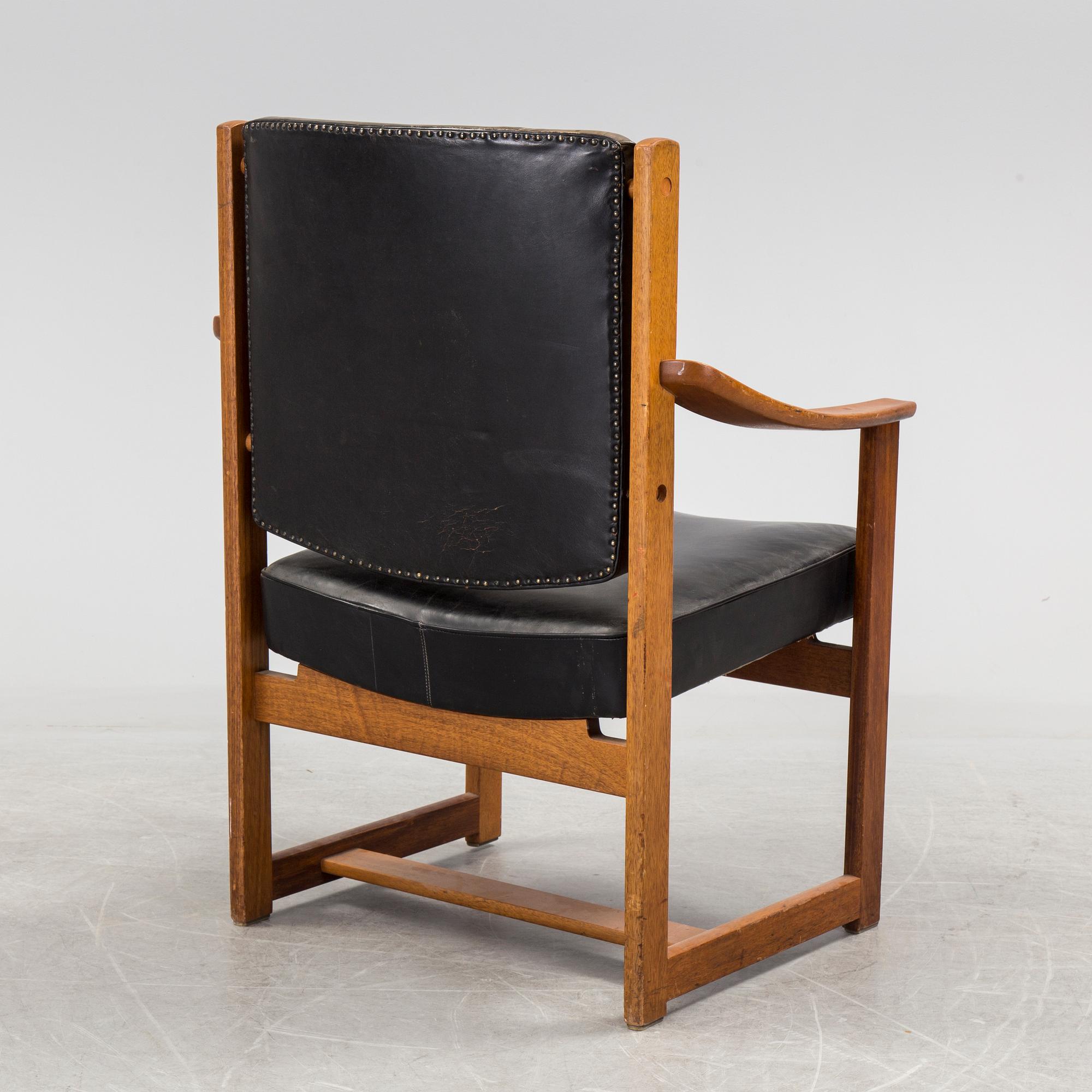 SVEN KAI-LARSEN, karmstol, etikettmärkt Sadelmakarmästarna samt brickmärkt Nordiska Kompaniet.