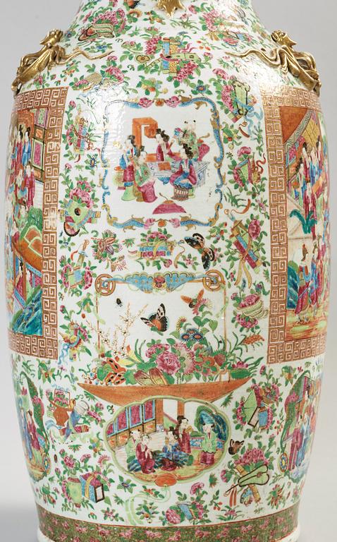 A large famille rose Canton vase, Qing dynasty, 19th Century.