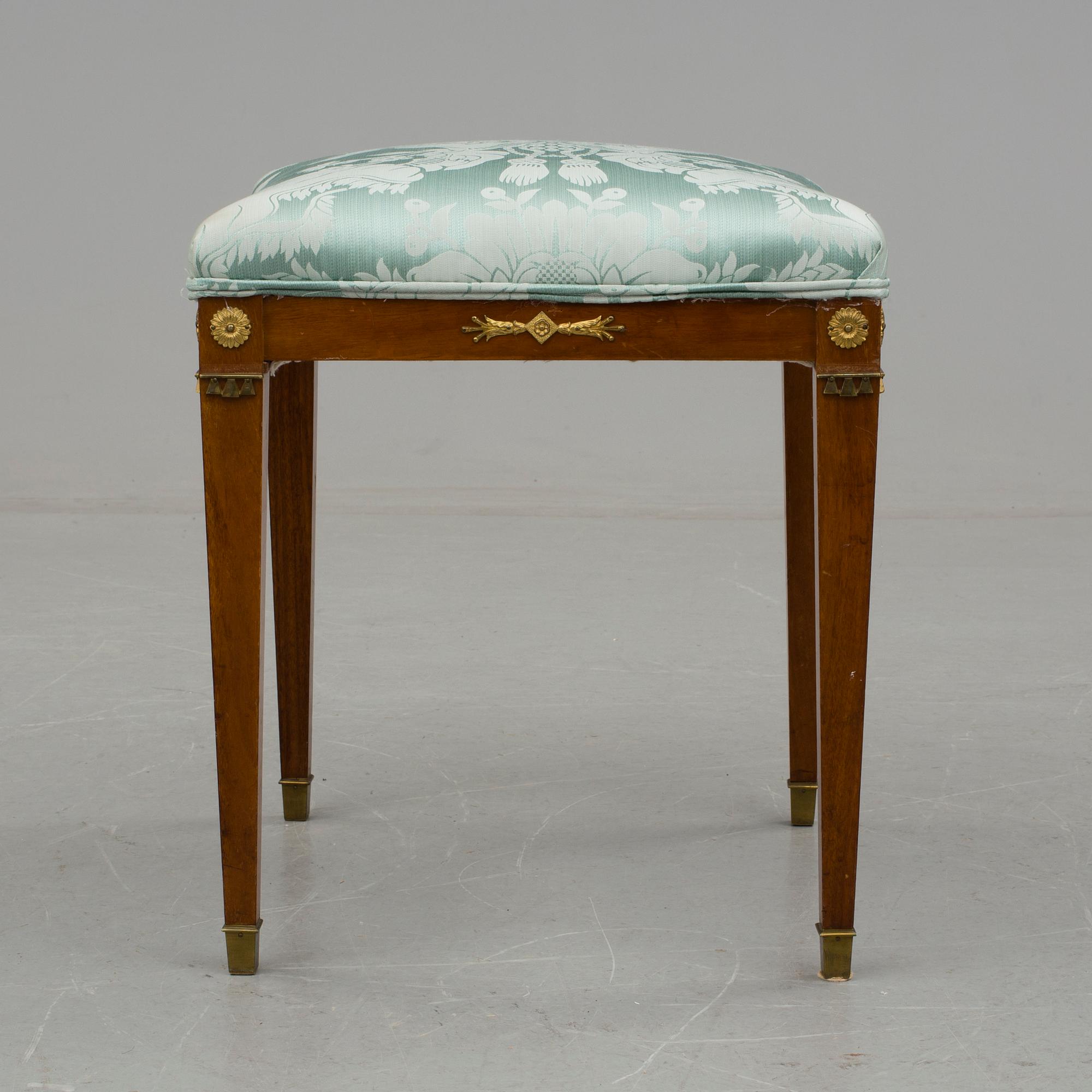 TABURETT, gustaviansk-stil, 1900-tal.