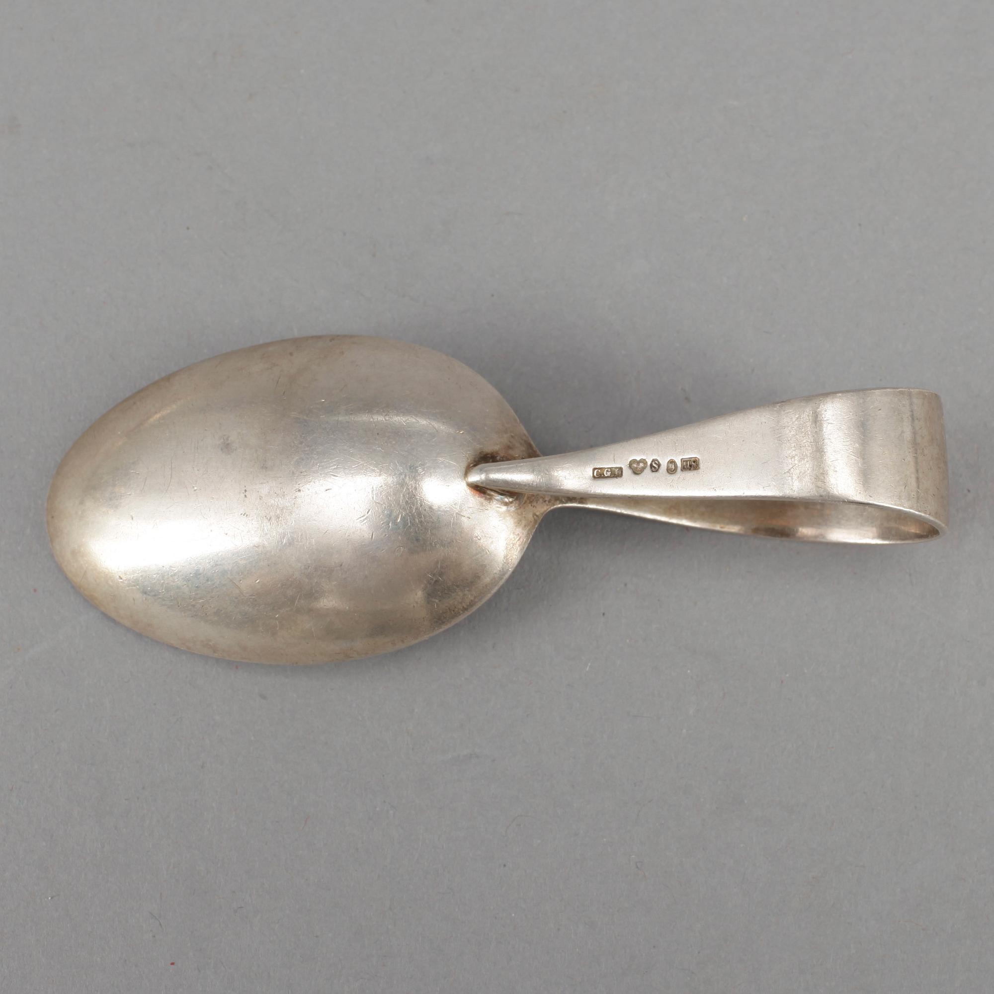 PARTI SILVER, 5 delar, silver, bland annat ett par manschettknappar i sterlingsilver, 1900-tal. Vikt ca 525 gram.