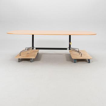 Charles & Ray Eames, bord "Segmented table" Vitra 2014.