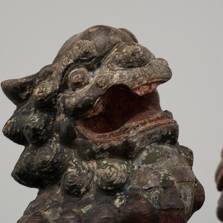 A pair of sculptures of  buddhist lions, late Qing dynasty.