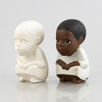 Lisa Larson, figuriner, 2 st, stengods, "Syd maxi", ur serien "All världens barn", Gustavsberg.