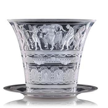 Simon Gate, an engraved glass bowl with plate, Orrefors, Sweden 1923, model 122.