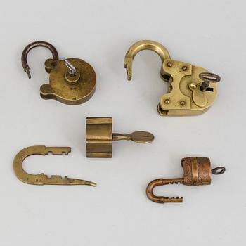 FOUR BRASS HANGING LOCKS, 19th/20th century.